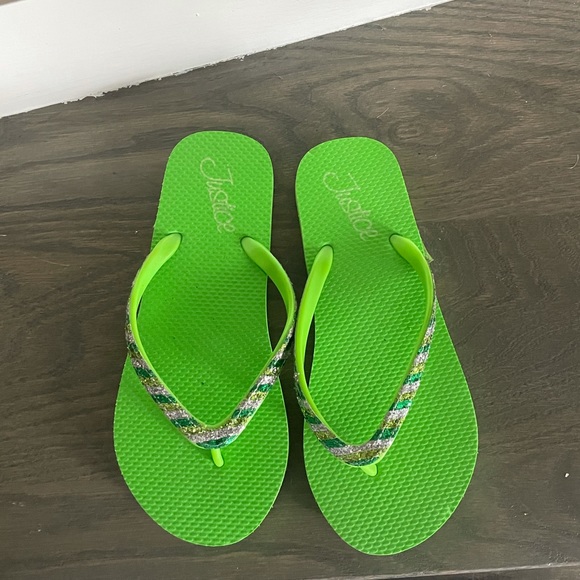 💚Flip Flops 💚 - Picture 1 of 5